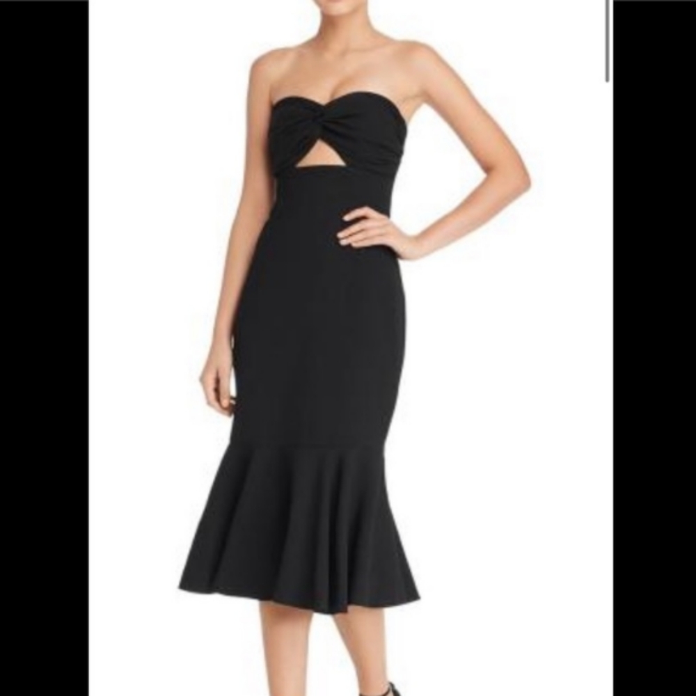 Nwt cocktail dress, keepsake size medium strapless mermaid dress with cutout